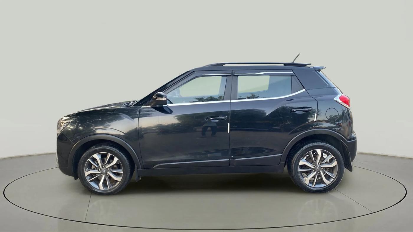 2021 Mahindra XUV300 W8 (O) 1.2 PETROL, Petrol, Manual, 48,545 km, Left Side