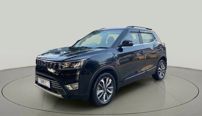 2021 Mahindra XUV300 W8 (O) 1.2 PETROL, Petrol, Manual, 48,545 km, Left Front Diagonal