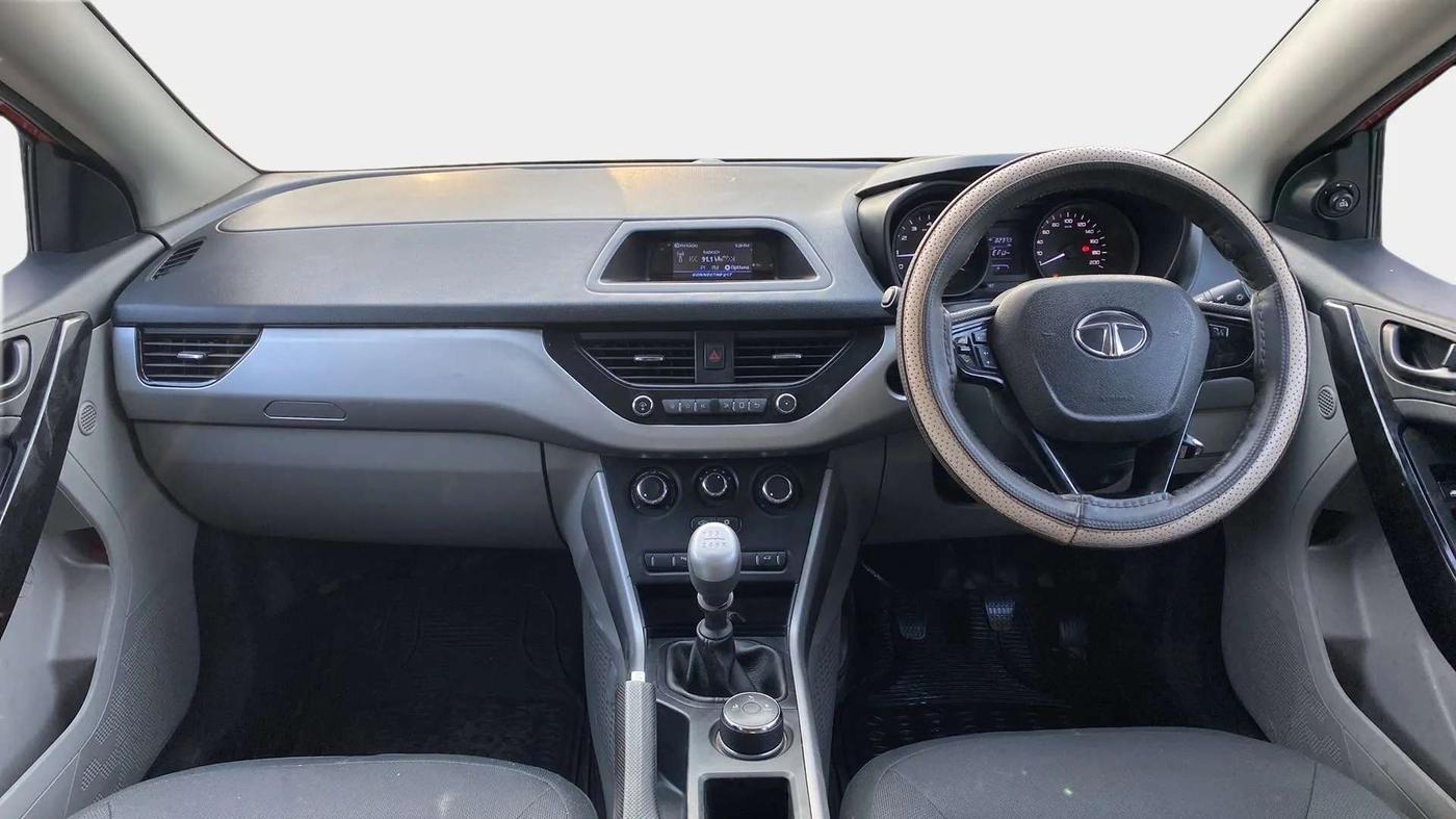 2018 Tata NEXON XM PETROL, Petrol, Manual, 82,779 km, Dashboard