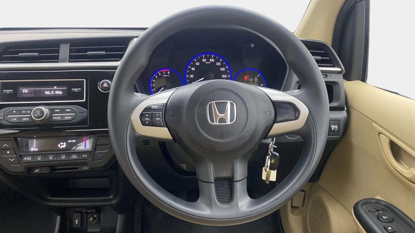 2017 Honda Brio S MT, Petrol, Manual, 17,564 km, Steering Wheel Close Up