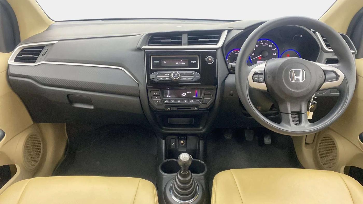 2017 Honda Brio S MT, Petrol, Manual, 17,564 km, Dashboard