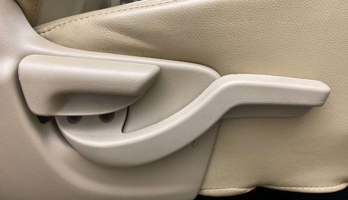 2017 Honda Brio S MT, Petrol, Manual, 17,564 km, Driver Side Adjustment Panel