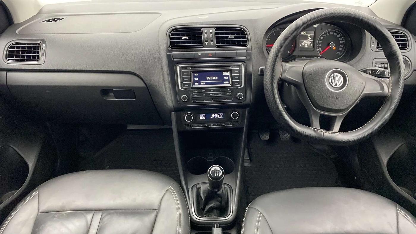 2021 Volkswagen Polo COMFORTLINE 1.0L TSI, Petrol, Manual, 29,050 km, Dashboard