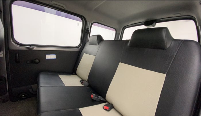 2022 Maruti Eeco 5 STR AC (O), Petrol, Manual, 33,635 km, Right Side Rear Door Cabin