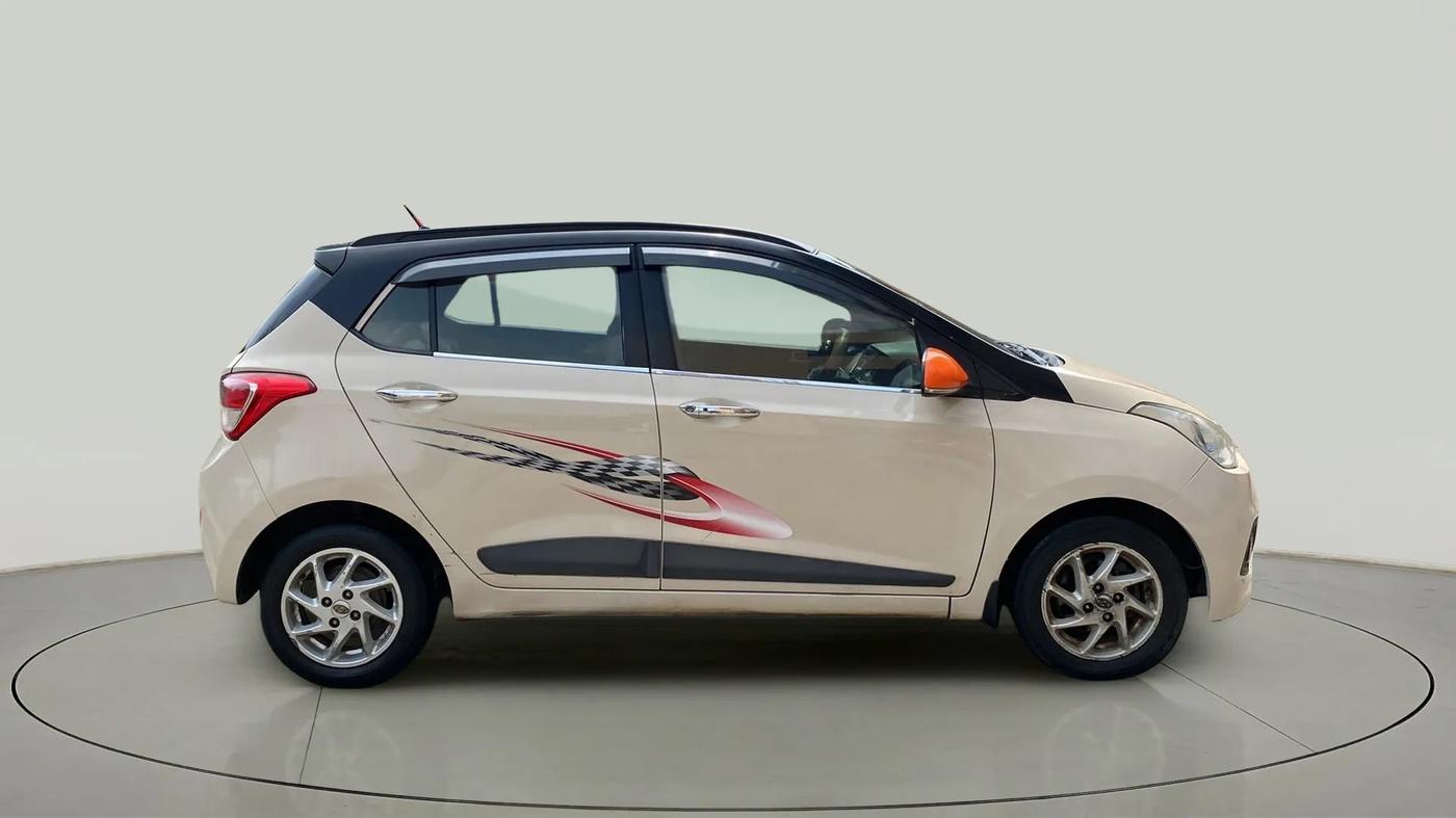 2014 Hyundai Grand i10 SPORTZ 1.2 KAPPA VTVT, Petrol, Manual, 81,101 km, Right Side View
