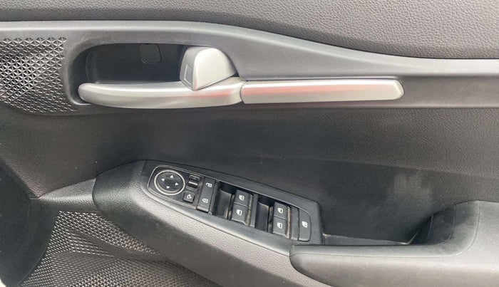 2019 KIA SELTOS HTK PLUS 1.5, Petrol, Manual, 17,694 km, Driver Side Door Panels Control