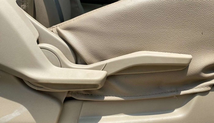 2020 Maruti Ertiga ZXI+ SHVS, Petrol, Manual, 35,535 km, Driver Side Adjustment Panel