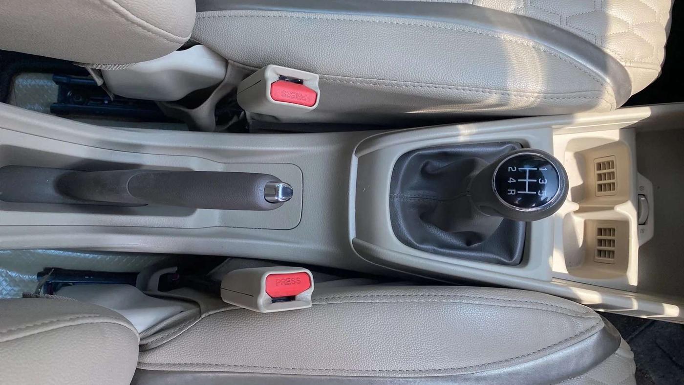 2020 Maruti Ertiga ZXI+ SHVS, Petrol, Manual, 35,535 km, Gear Lever