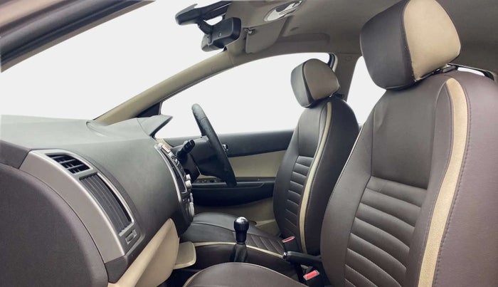 2013 Hyundai i20 SPORTZ 1.2, Petrol, Manual, 24,343 km, Right Side Front Door Cabin