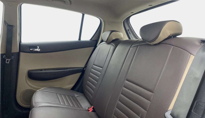 2013 Hyundai i20 SPORTZ 1.2, Petrol, Manual, 24,343 km, Right Side Rear Door Cabin