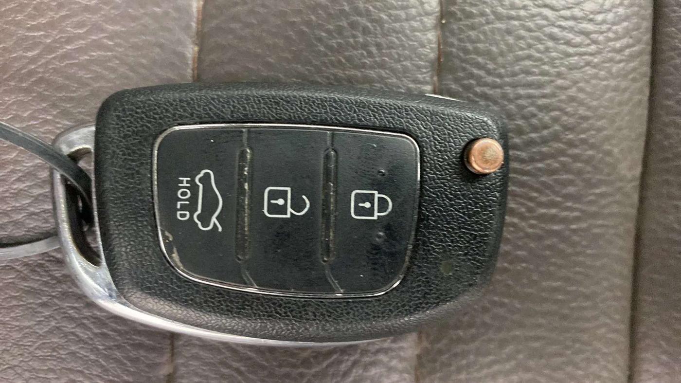 2013 Hyundai i20 SPORTZ 1.2, Petrol, Manual, 24,343 km, Key Close Up