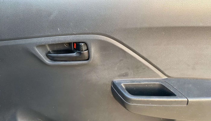 2022 Maruti Alto K10 VXI, Petrol, Manual, 31,217 km, Driver Side Door Panels Control