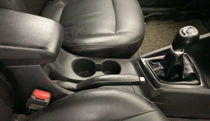 2017 Hyundai Elite i20 ASTA 1.2, Petrol, Manual, 71,787 km, Gear Lever