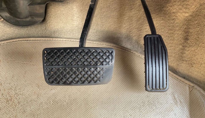 2013 Honda Brio VX AT, Petrol, Automatic, 73,299 km, Pedals