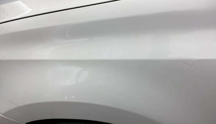 2017 Volkswagen Polo COMFORTLINE 1.2L, Petrol, Manual, 38,396 km, Left fender - Minor scratches