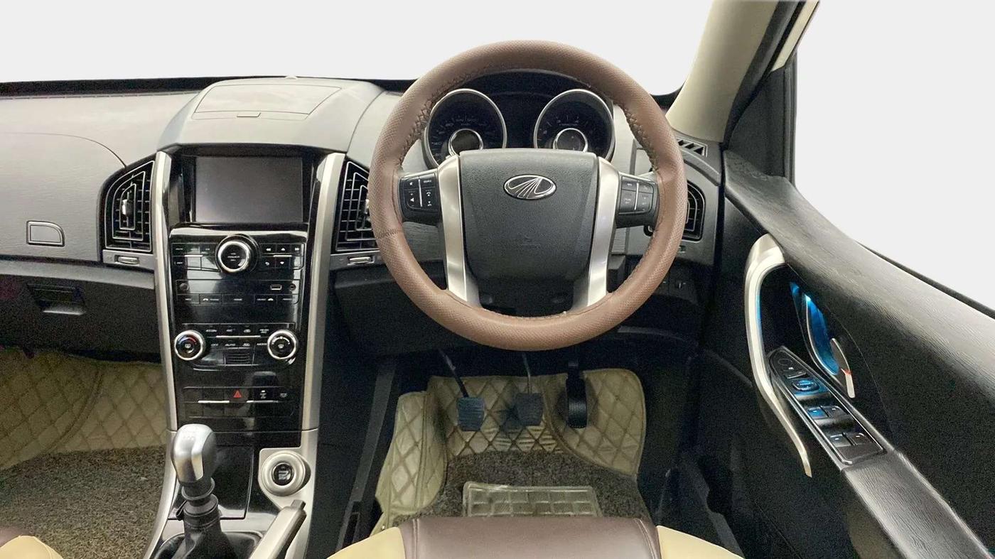 2020 Mahindra XUV500 W7, Diesel, Manual, 10,395 km, Steering Wheel Close Up