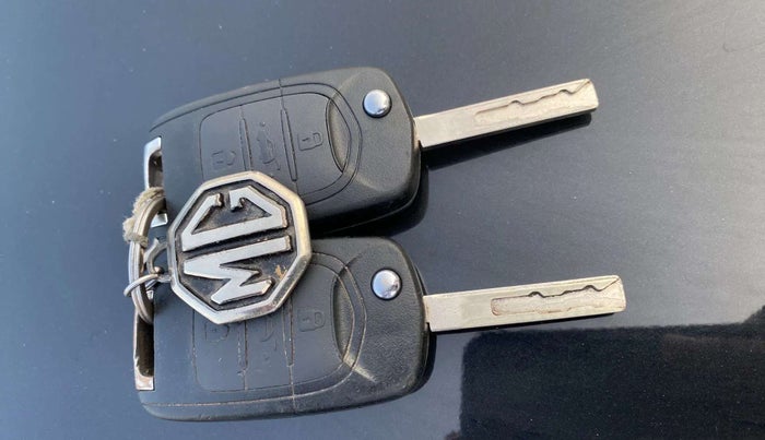 2021 MG HECTOR SUPER 1.5 PETROL, Petrol, Manual, 28,642 km, Key Close Up