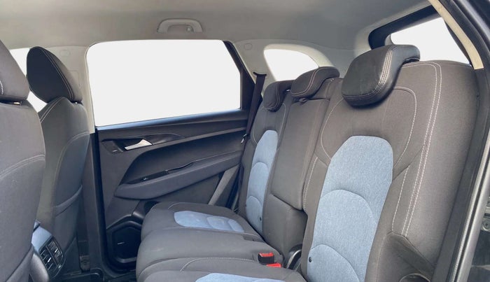 2021 MG HECTOR SUPER 1.5 PETROL, Petrol, Manual, 28,642 km, Right Side Rear Door Cabin