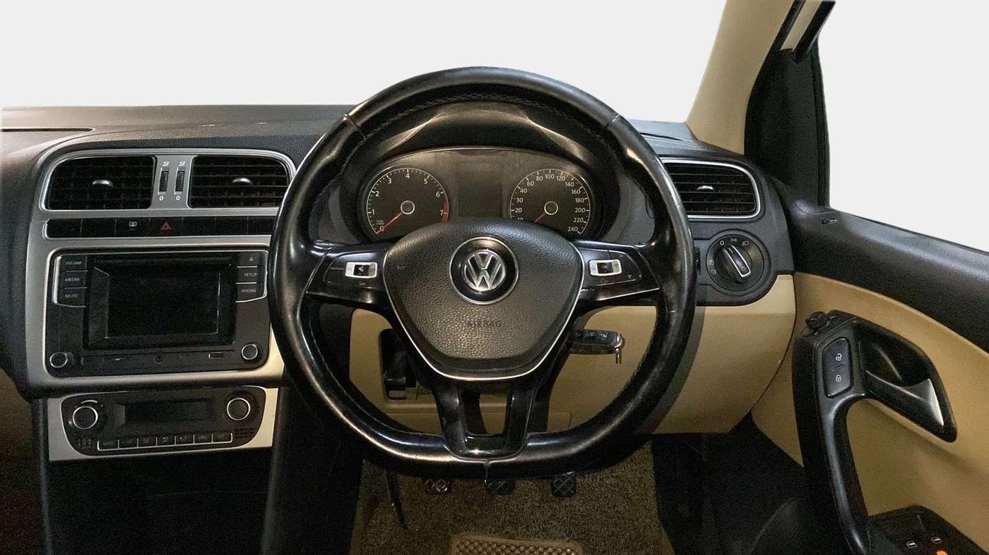 2017 Volkswagen Ameo HIGHLINE1.2L, Petrol, Manual, 54,553 km, Steering Wheel Close Up