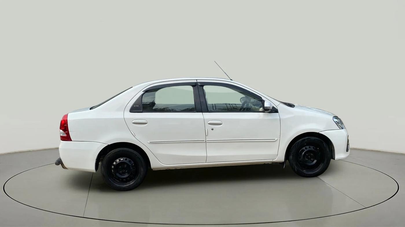 2017 Toyota Etios VD PLATINUM, Diesel, Manual, 75,215 km, Right Side View
