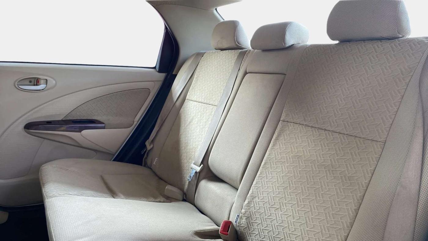 2017 Toyota Etios VD PLATINUM, Diesel, Manual, 75,215 km, Right Side Rear Door Cabin