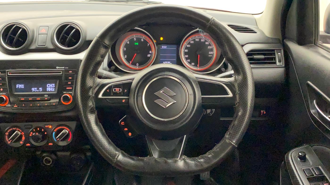 2019 Maruti Swift VXI, Petrol, Manual, 42,653 km, Steering Wheel Close Up