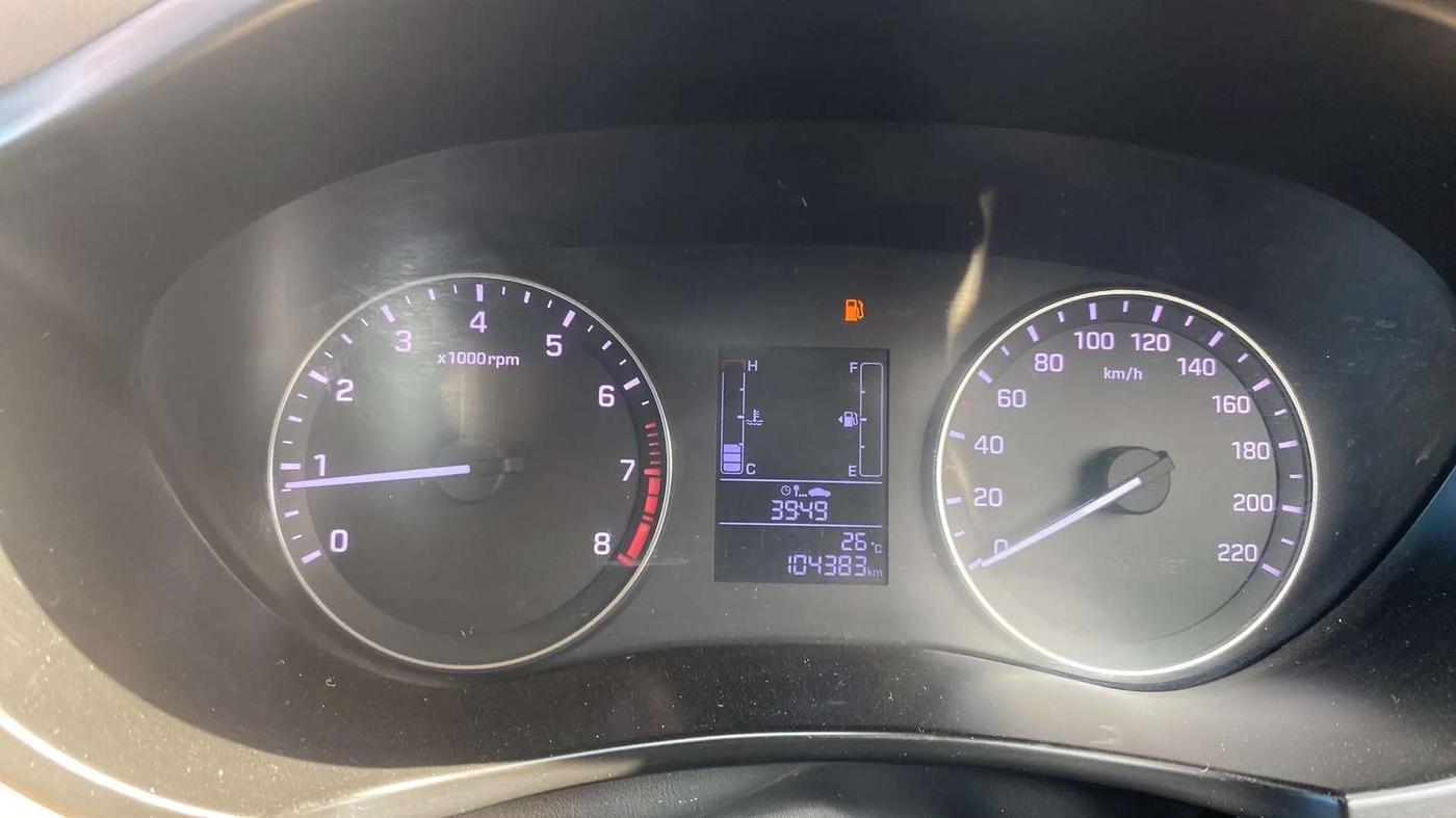 2016 Hyundai Elite i20 SPORTZ 1.2, Petrol, Manual, 1,04,408 km, Odometer Image