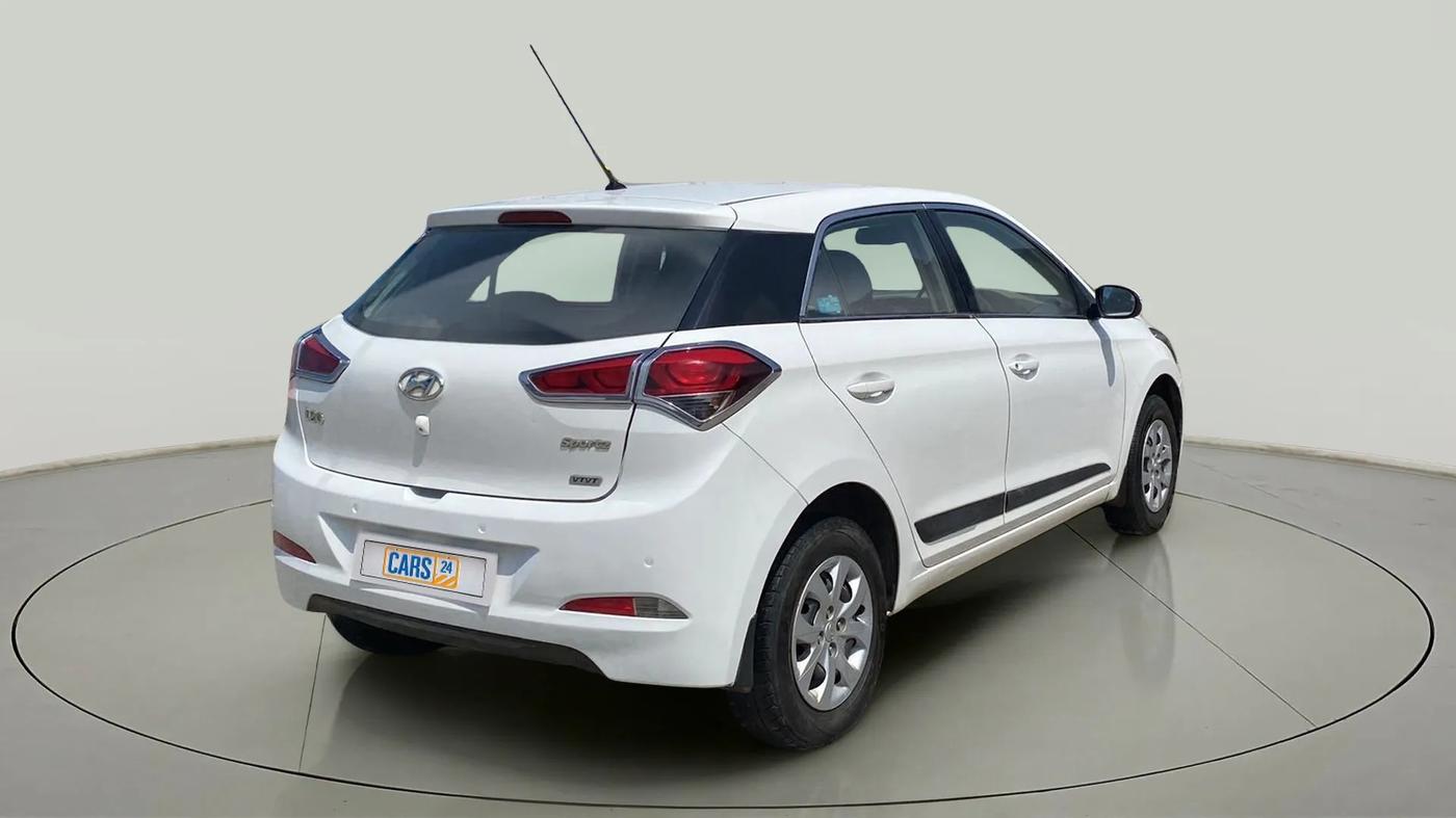 2016 Hyundai Elite i20 SPORTZ 1.2, Petrol, Manual, 1,04,408 km, Right Back Diagonal