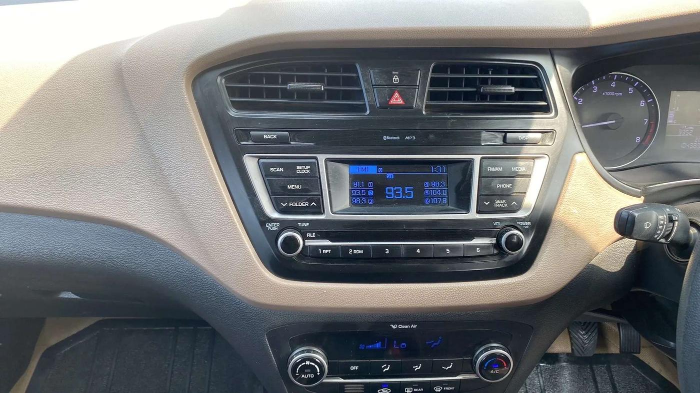 2016 Hyundai Elite i20 SPORTZ 1.2, Petrol, Manual, 1,04,408 km, Air Conditioner