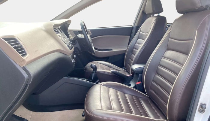 2016 Hyundai Elite i20 SPORTZ 1.2, Petrol, Manual, 1,04,408 km, Right Side Front Door Cabin
