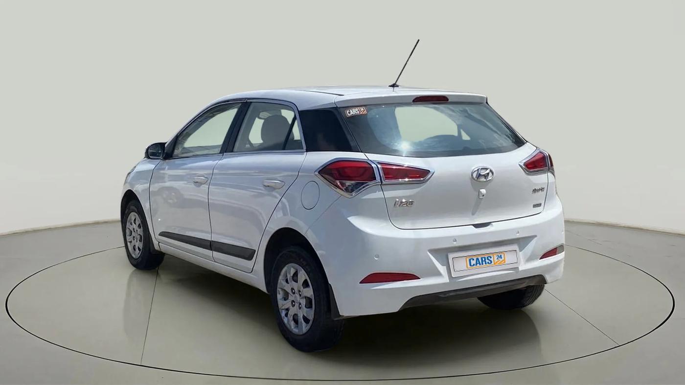 2016 Hyundai Elite i20 SPORTZ 1.2, Petrol, Manual, 1,04,408 km, Left Back Diagonal