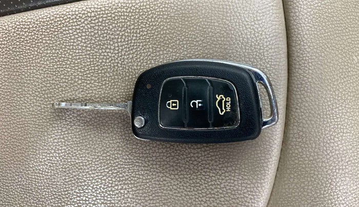 2013 Hyundai i20 MAGNA (O) 1.2, Petrol, Manual, 63,986 km, Key Close Up