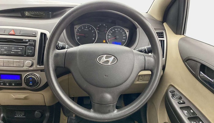 2013 Hyundai i20 MAGNA (O) 1.2, Petrol, Manual, 63,986 km, Steering Wheel Close Up