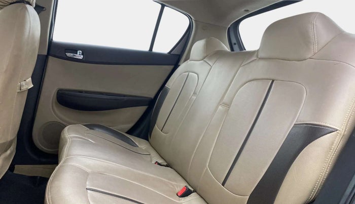 2013 Hyundai i20 MAGNA (O) 1.2, Petrol, Manual, 63,986 km, Right Side Rear Door Cabin