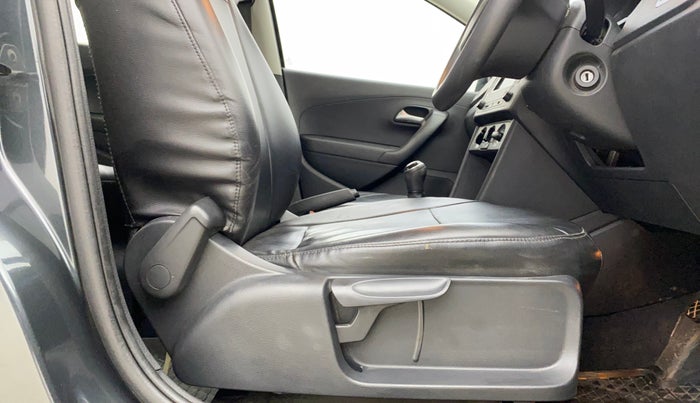 2018 Volkswagen Polo COMFORTLINE 1.0L MPI, Petrol, Manual, 35,576 km, Driver Side Adjustment Panel