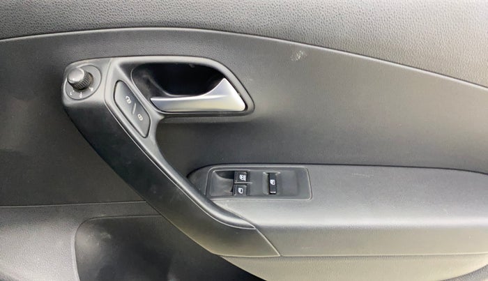 2018 Volkswagen Polo COMFORTLINE 1.0L MPI, Petrol, Manual, 35,576 km, Driver Side Door Panels Control