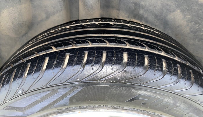 2018 Volkswagen Polo COMFORTLINE 1.0L MPI, Petrol, Manual, 35,576 km, Right Rear Tyre Tread