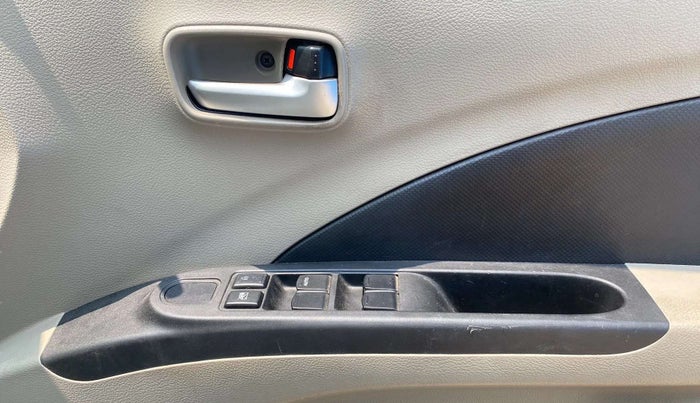 2016 Maruti Celerio VXI (O), Petrol, Manual, 39,589 km, Driver Side Door Panels Control