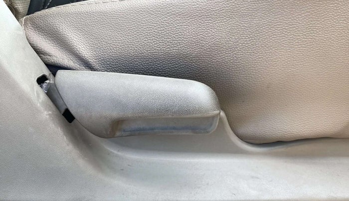 2016 Maruti Celerio VXI (O), Petrol, Manual, 39,589 km, Driver Side Adjustment Panel