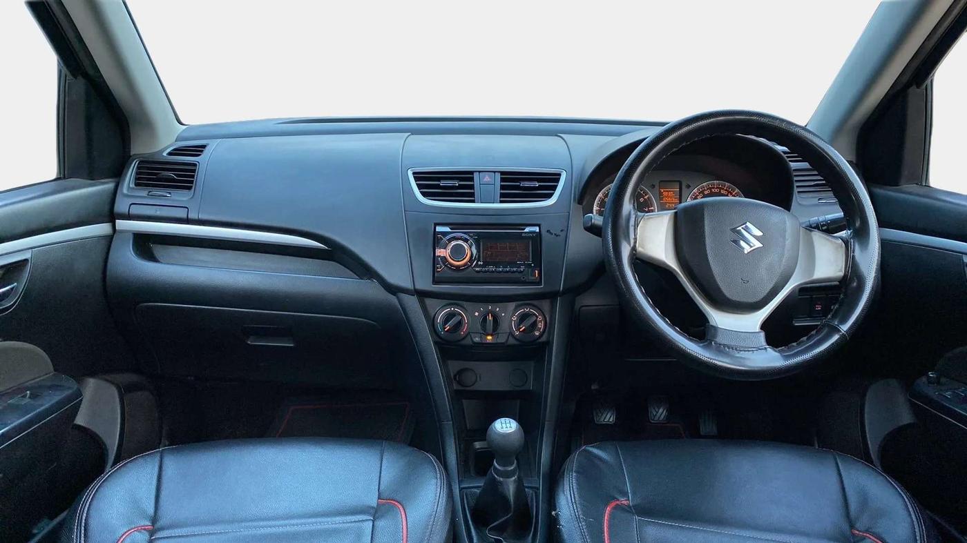 2014 Maruti Swift VXI, Petrol, Manual, 1,05,806 km, Dashboard