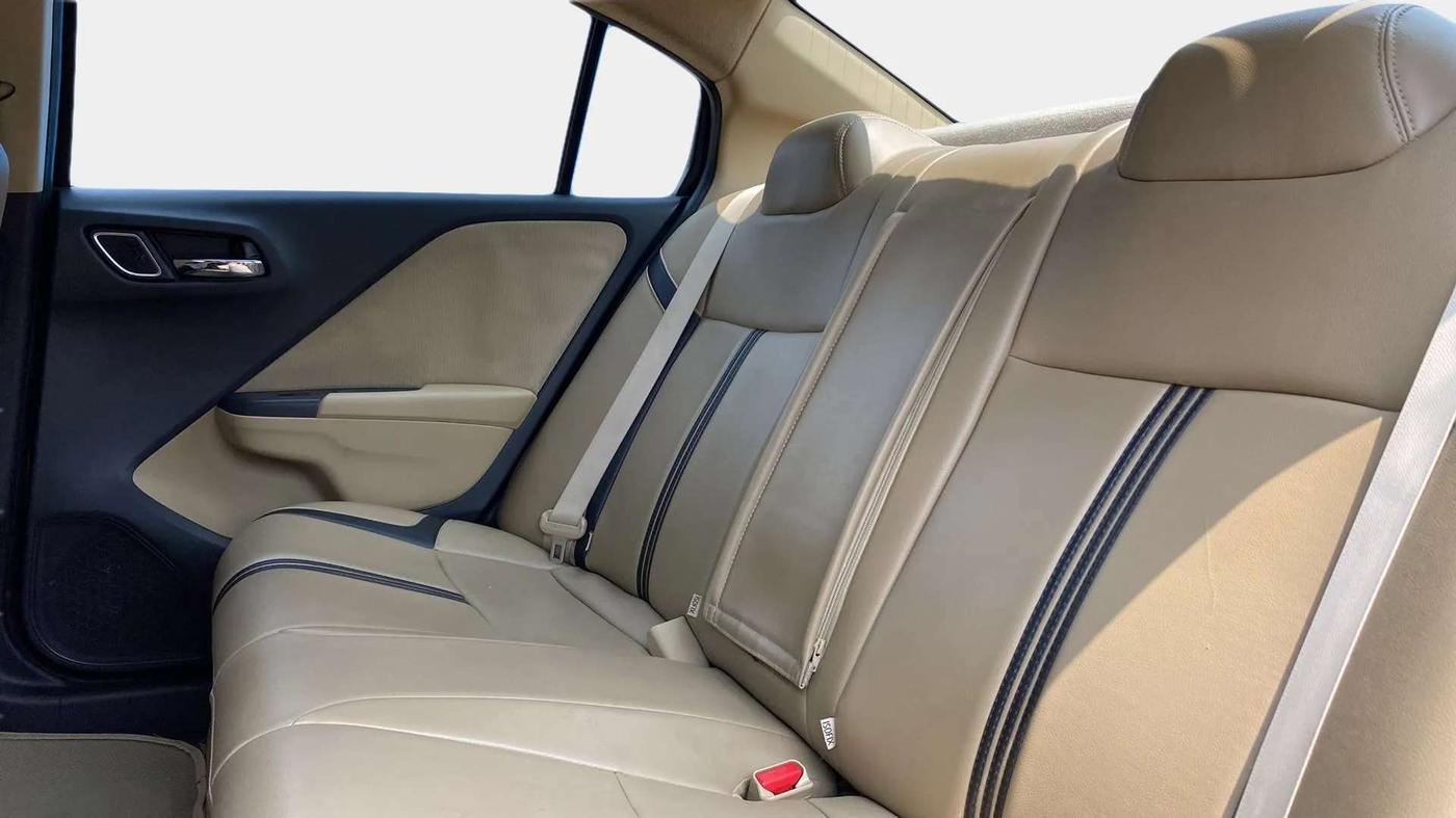 2018 Honda City 1.5L I-VTEC V MT, CNG, Manual, 39,633 km, Right Side Rear Door Cabin