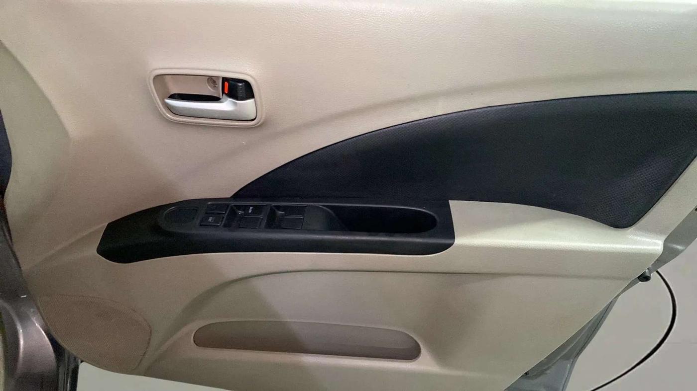 2017 Maruti Celerio VXI CNG, CNG, Manual, 69,298 km, Driver Side Door Panels Control