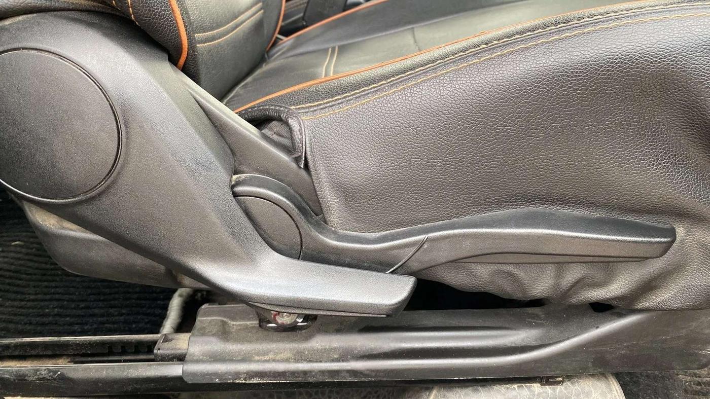 2021 Maruti Swift VXI, Petrol, Manual, 39,772 km, Driver Side Adjustment Panel