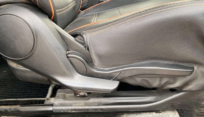 2021 Maruti Swift VXI, Petrol, Manual, 39,772 km, Driver Side Adjustment Panel