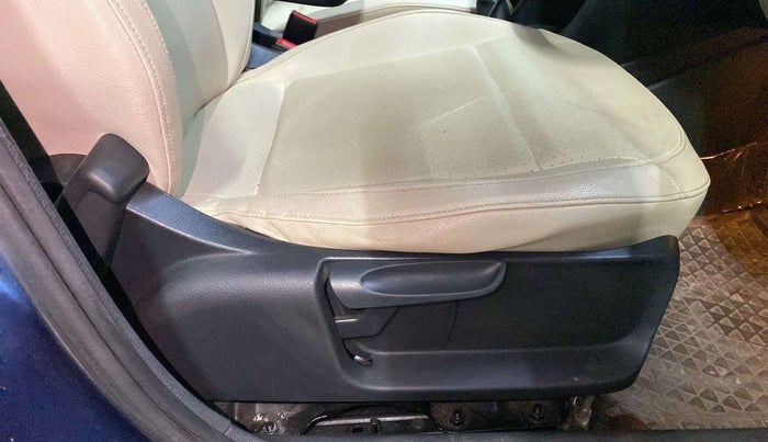 2017 Skoda Rapid STYLE 1.6 MPI, Petrol, Manual, 35,954 km, Driver Side Adjustment Panel