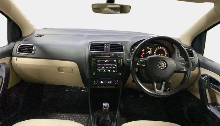 2017 Skoda Rapid STYLE 1.6 MPI, Petrol, Manual, 35,954 km, Dashboard