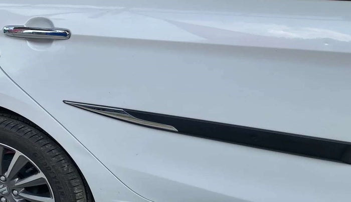 2021 Maruti Ciaz ALPHA 1.5 SHVS PETROL, Petrol, Manual, 19,811 km, Right rear door - Minor scratches