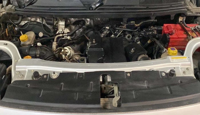 2018 Mahindra TUV300 T10 DUAL TONE, Diesel, Manual, 67,348 km, Open Bonet