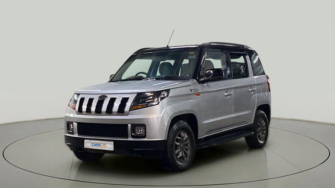 2018 Mahindra TUV300 T10 DUAL TONE, Diesel, Manual, 67,348 km, Left Front Diagonal