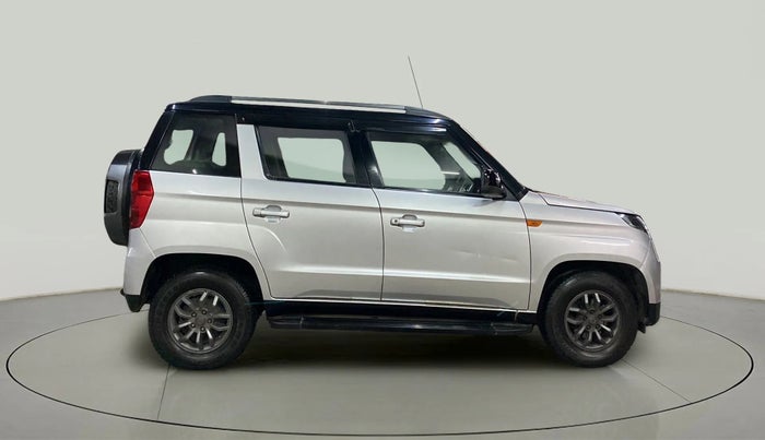 2018 Mahindra TUV300 T10 DUAL TONE, Diesel, Manual, 67,348 km, Right Side View